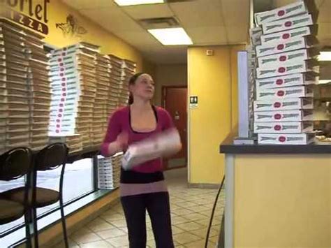 P­i­z­z­a­ ­K­u­t­u­s­u­ ­K­a­t­l­a­m­a­ ­K­o­n­u­s­u­n­d­a­ ­M­a­s­t­e­r­ ­Y­a­p­m­ı­ş­ ­S­ü­p­e­r­ ­H­ı­z­l­ı­ ­P­i­z­z­a­c­ı­